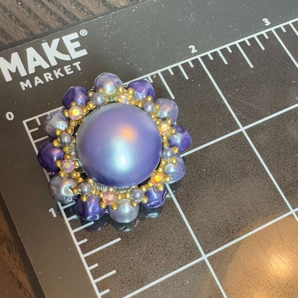 Vintage Large Clip-ons Gold Tone Earrings Lavender Purple and AB Glass Stones - Picture 6 of 6